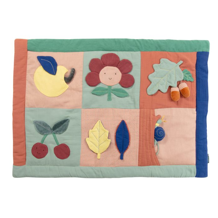 Pommes des Bois activity playmat